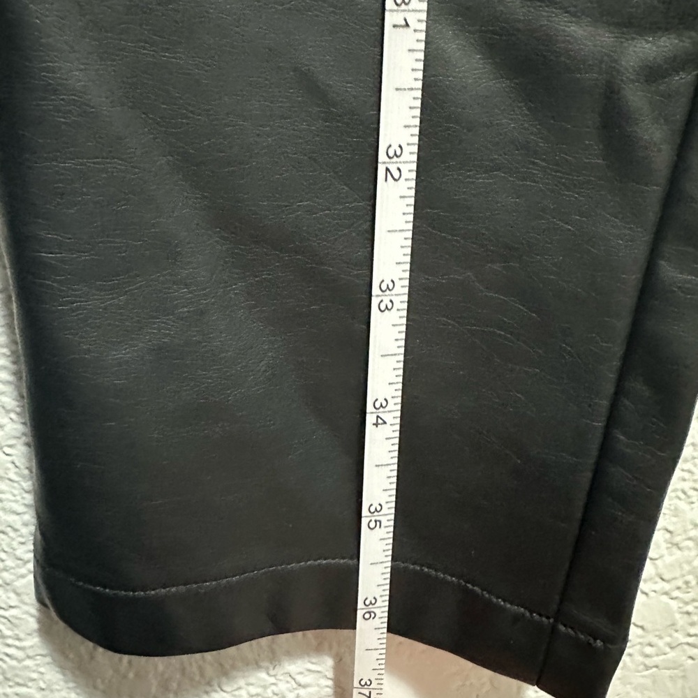 Vintage High-Waist Black Faux Leather Leggings - Women - Picture 8 of 10
